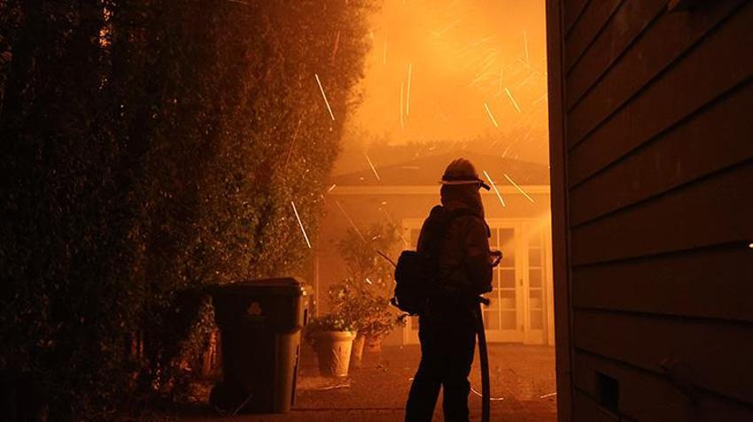 Amerika yanıyor, Los Angeles merkezli yangınlar devam ediyor, ölü sayısında artış var! Donald Trump, Biden'ı suçladı: Teşekkürler Joe