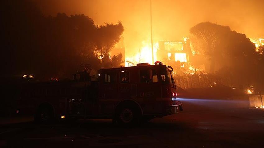 Amerika yanıyor, Los Angeles merkezli yangınlar devam ediyor, ölü sayısında artış var! Donald Trump, Biden'ı suçladı: Teşekkürler Joe