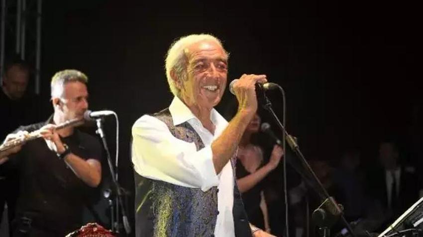 Edip Akbayram'ın kızı Türkü Akbayram yaptığı son paylaşımla babasına seslendi