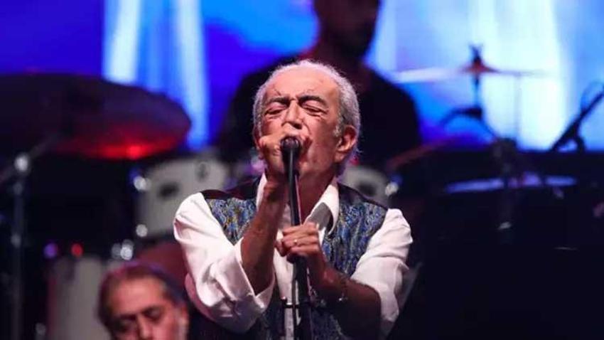 Edip Akbayram'ın kızı Türkü Akbayram yaptığı son paylaşımla babasına seslendi