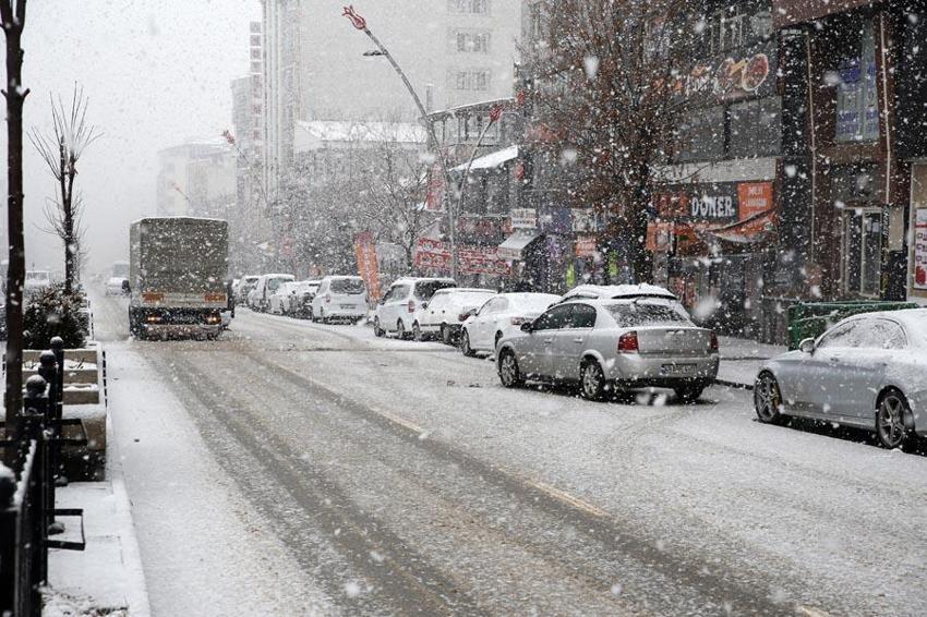 Lapa lapa kar yağışı için tarih verildi! Meteoroloji kuvvetli fırtına, sağanak ve çığ tehlikesine karşı uyardı