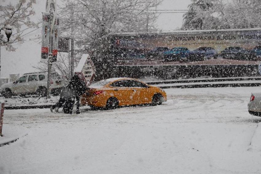 Lapa lapa kar yağışı için tarih verildi! Meteoroloji kuvvetli fırtına, sağanak ve çığ tehlikesine karşı uyardı