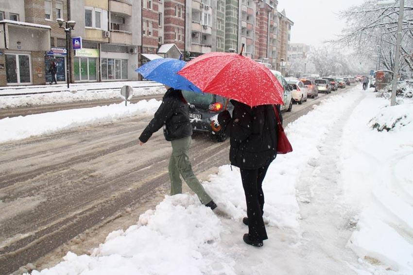 Lapa lapa kar yağışı için tarih verildi! Meteoroloji kuvvetli fırtına, sağanak ve çığ tehlikesine karşı uyardı