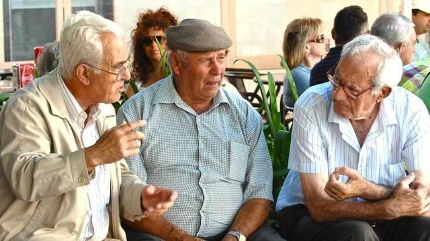 En düşük emekli maaşı alan herkesi ilgilendiriyor! Zamlı maaşlar bu aya yetişir mi?