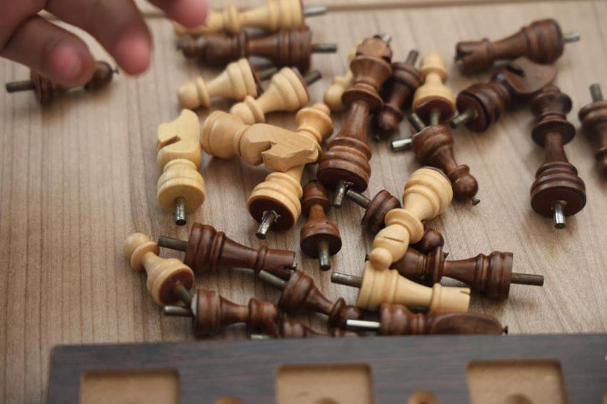 Elazığ'da satranç tutkunları engelleri mat ediyor