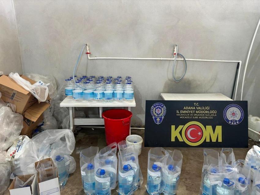 Gerçeğine benzesin diye aroma ve tatlandırıcı kullanmışlar! Musluk suyunu zemzem diye satan şüphelinin savunması pes dedirtti