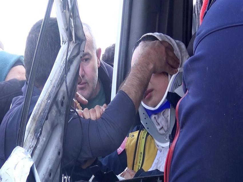 Kaza geçiren eşinin yardımına giderken kaza yaptı! Acil tıp teknisyeni Elanur paramedik eşi için dua istiyor