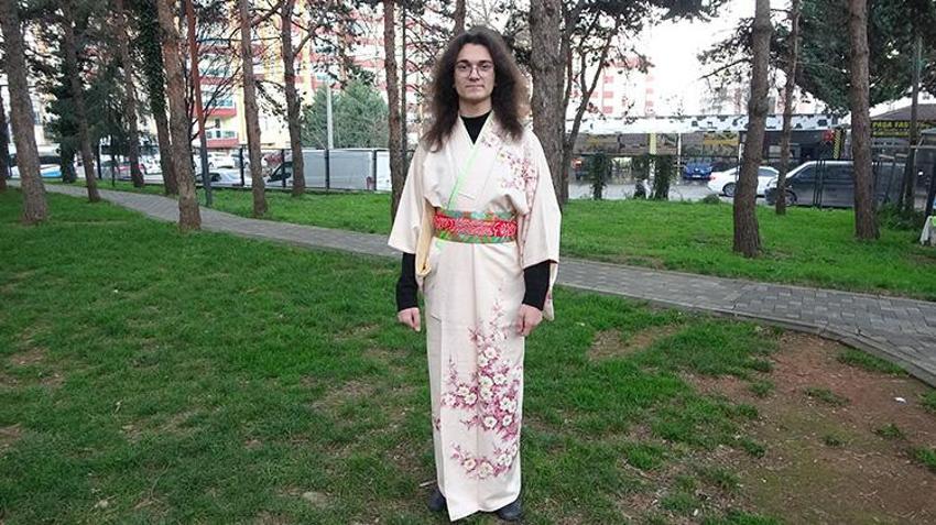 Trabzonlu genç Japonya'da şehit düşen atalarının izini buldu