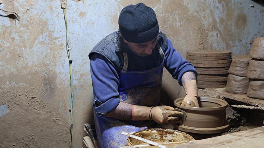 Elazığ'ın çömlekleri 25 ülkeye ihraç ediliyor! Toprak işlenerek değerleniyor ülkeye döviz giriyor