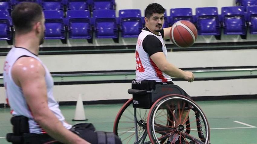 Çukurca gazisi hayata basketbol ile bağlandı! 3 yaşındaki oğlu ve eşi en büyük destekçisi oldu