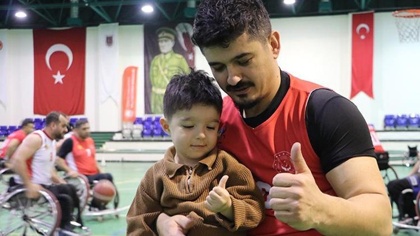 Çukurca gazisi hayata basketbol ile bağlandı! 3 yaşındaki oğlu ve eşi en büyük destekçisi oldu