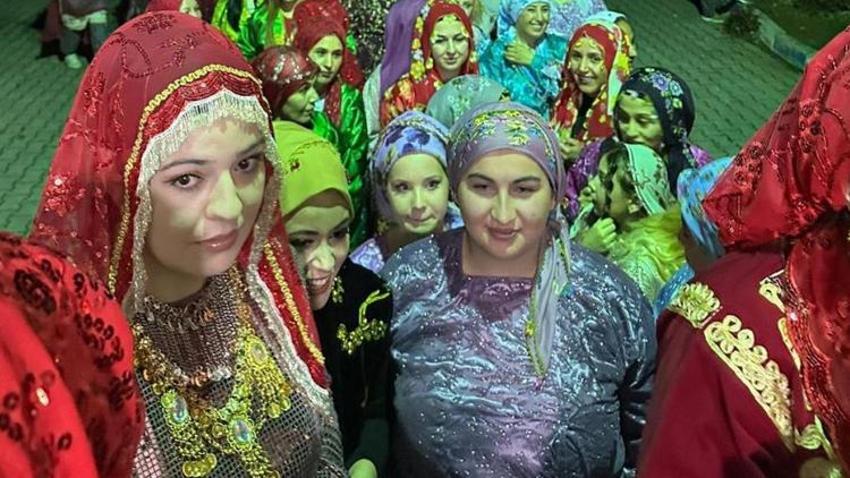 “Yöresel Kıyafet ve Şalvar Gecesi” görsel şölene dönüştü