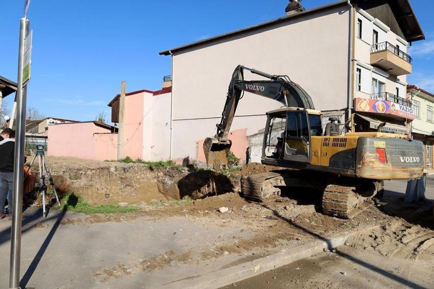 103 yıllık tarihi konak ihtişamlı günlerine dönüyor: İlk kazma vuruldu
