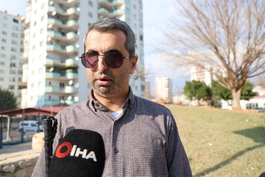 Kozan'da engel tanımayan dostluk: 2 yıl önce görme yetisini kaybeden arkadaşına beyaz baston ile yürümesini öğretti