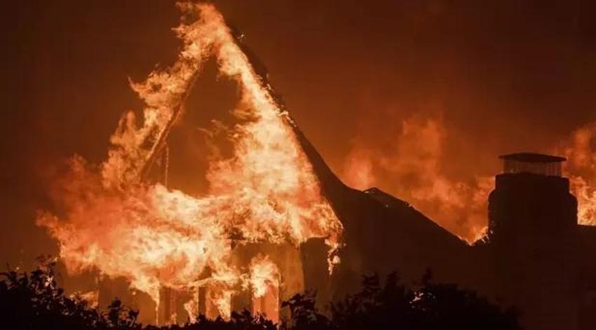 ABD cehennemi yaşarken dünyaca ünlü oyuncu kafaları karıştırdı!