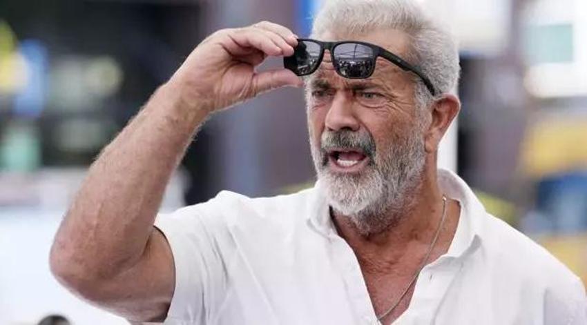 ABD cehennemi yaşarken dünyaca ünlü oyuncu kafaları karıştırdı!