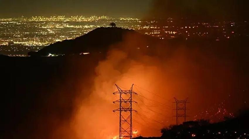 ABD cehennemi yaşarken dünyaca ünlü oyuncu kafaları karıştırdı!