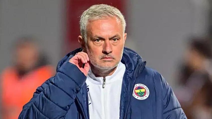 Fenerbahçe'de yaprak dökümü! Tam 8 futbolcuya yol göründü