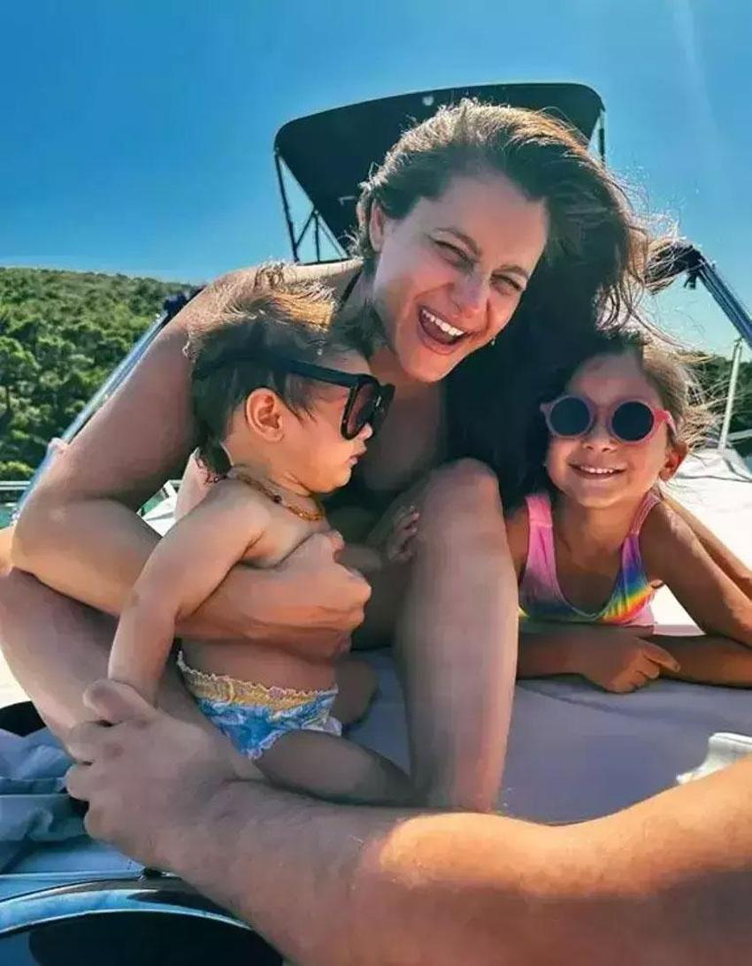 Ünlü şarkıcı Göktürk'teki bu ağaç evde yaşıyor!