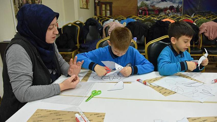 Trabzon'da atık kumaş ve iplikler öğrencilerin elinde esere dönüşüyor! 