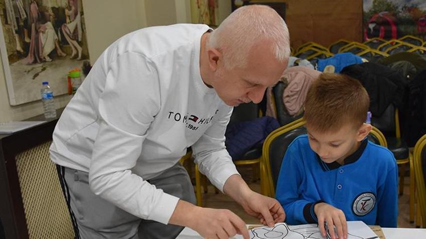 Trabzon'da atık kumaş ve iplikler öğrencilerin elinde esere dönüşüyor! 