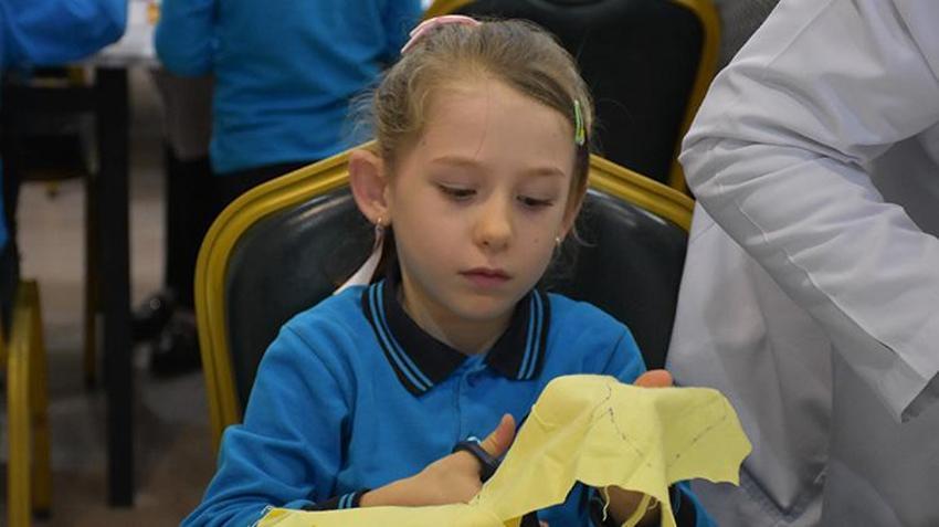 Trabzon'da atık kumaş ve iplikler öğrencilerin elinde esere dönüşüyor! 