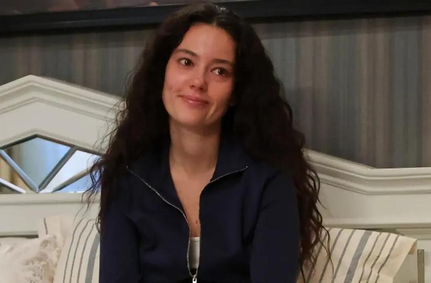 Pelin Akıl saçlarını kısacık kestirdi: Nasıl kıydın?