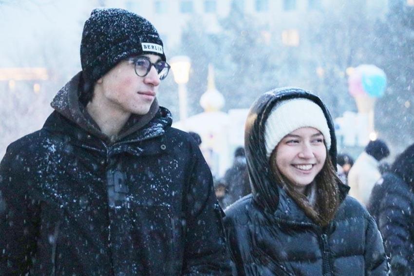 Lapa lapa kar yağışı İstanbul sınırına dayandı Meteoroloji'den uyarılar peş peşe geldi