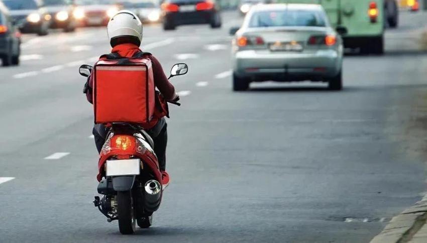 Moto kuryelerin kazançları dudak uçuklatıyor! Müdürü, şefi geçiyor