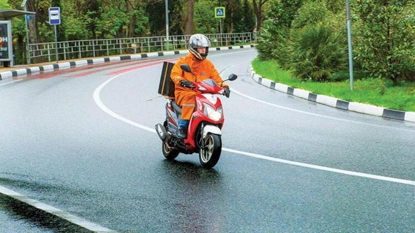 Moto kuryelerin kazançları dudak uçuklatıyor! Müdürü, şefi geçiyor