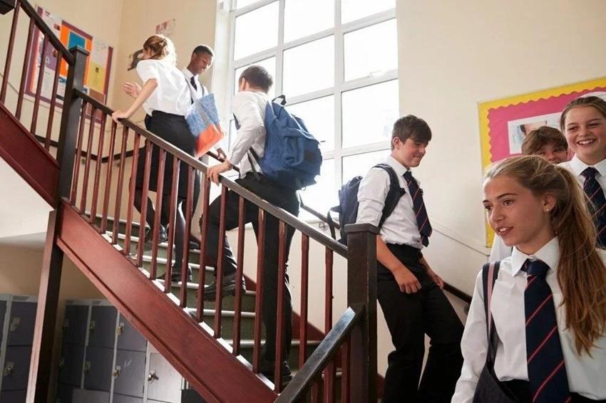 Özel okul ücretleri uçtu! Veliler isyan ediyor