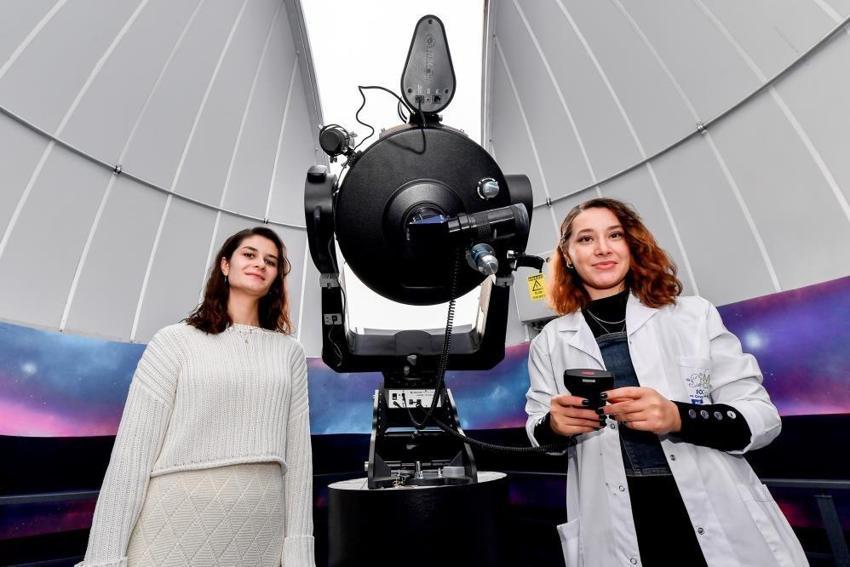 Mersin'de 'gök bilimci' kadınlar, çocukları bilimle tanıştırıyor