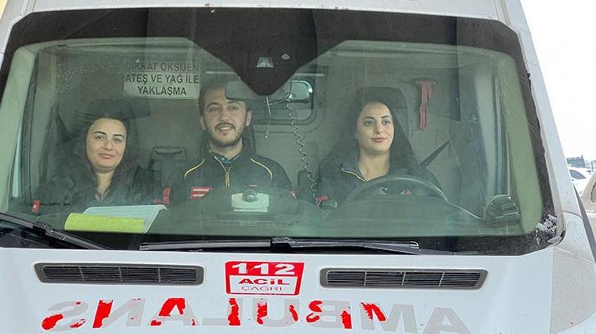 Hakkari'nin kadın ambulans şoförleri güven veriyor! Yüksekova'da hastalar onlara emanet