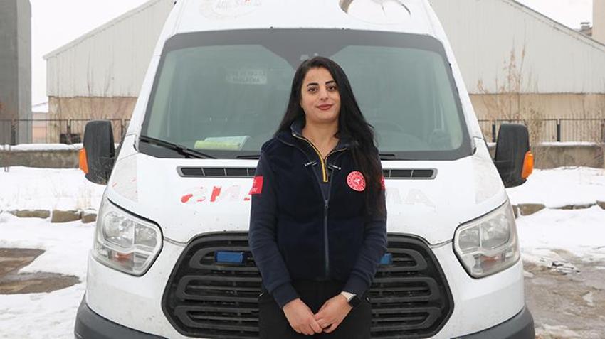 Hakkari'nin kadın ambulans şoförleri güven veriyor! Yüksekova'da hastalar onlara emanet