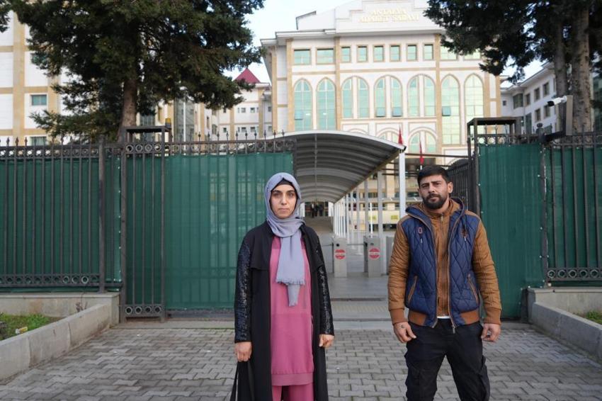 Oyun oynayan çocukların üzerine benzin döküp yakmaya çalışmıştı! Mahalleliyi 'Ya geri dönerse' korkusu sardı