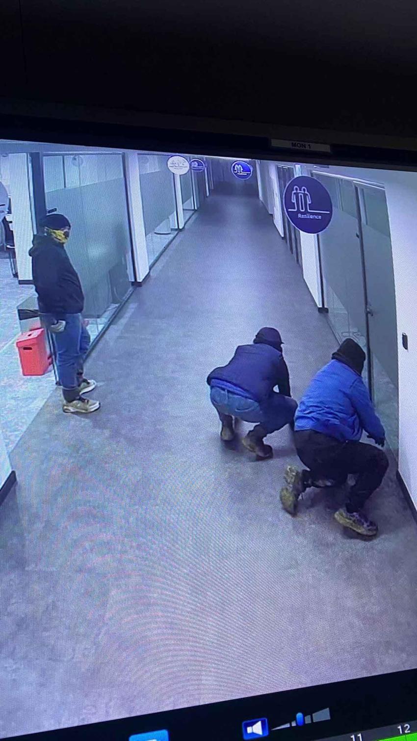 4 ilde fabrikalardan 2 milyon TL'yi çalan çelik kasa hırsızları yakalandı