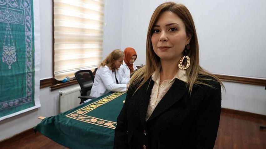 Selimiye Camisi'nin yenilenen minber örtüsü kadınların elinde hayat buluyor