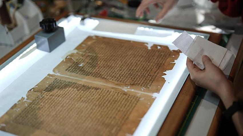 Asırlık yazma eserler hassas bir çalışma ile gün yüzüne çıkarılıyor! Abbasiler'den Osmanlı'ya kadar tarihe ışık tutacak çalışma