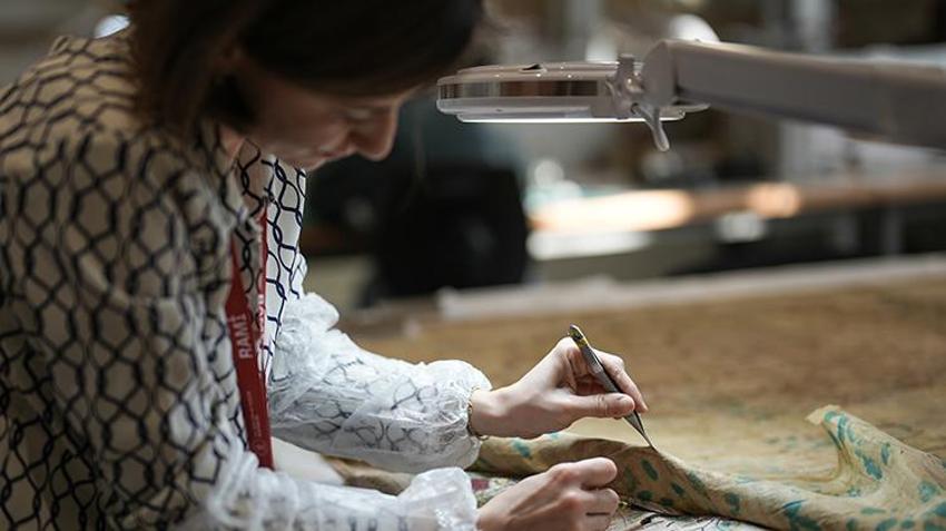 Asırlık yazma eserler hassas bir çalışma ile gün yüzüne çıkarılıyor! Abbasiler'den Osmanlı'ya kadar tarihe ışık tutacak çalışma