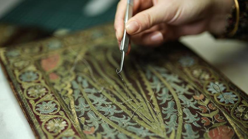 Asırlık yazma eserler hassas bir çalışma ile gün yüzüne çıkarılıyor! Abbasiler'den Osmanlı'ya kadar tarihe ışık tutacak çalışma