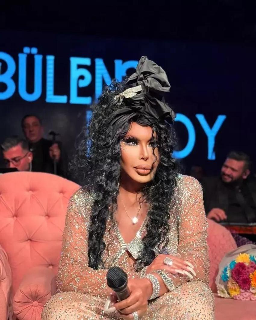 Bülent Ersoy’dan zombi makyajıyla şov! Galaya böyle geldi