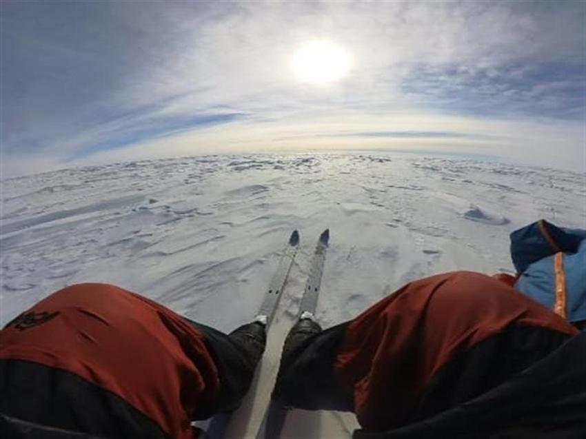 Güney kutbuna ulaşan ilk Türk oldu! 51 gün boyunca 933 km kızak çekti, sonunda bayrak astı