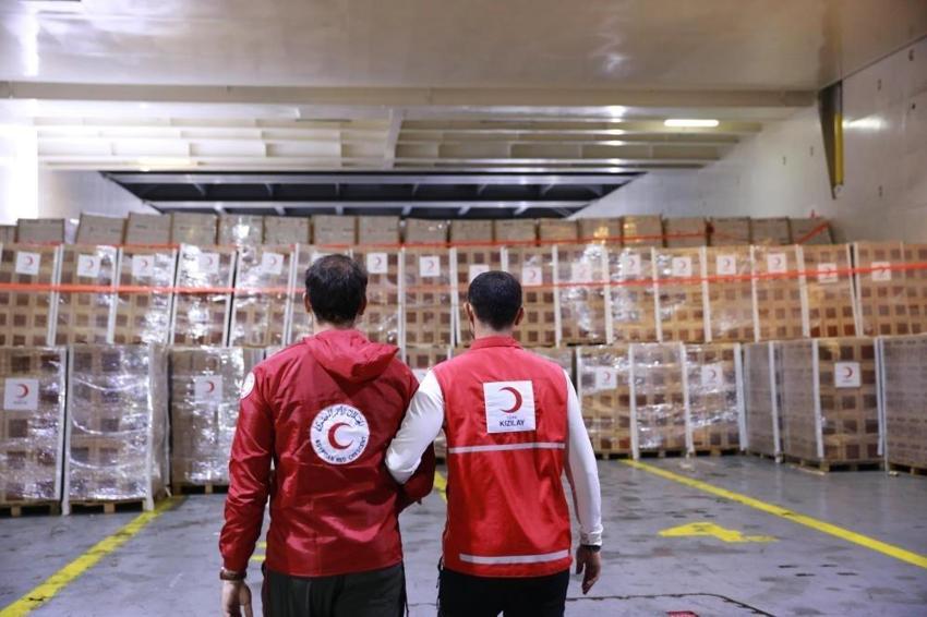 Türkiye'den 2 bin tırlık yardım malzemesi Gazze sınırında kapının açılmasını bekliyor