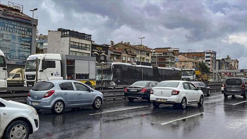 Metrobüs kazasında 1 kişi ölmüş 51 kişi de yaralanmıştı! Metrobüs şoförü dehşet anlarını anlattı mahkeme davada ara kararı açıkladı