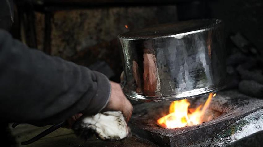 Trabzon'da unutulmaya yüz tutan meslek! Bu işi sadece 2 kişi yapıyor