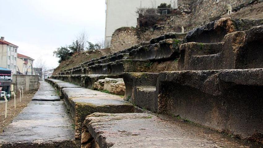 Bolu'da antik dünyanın izleri yeniden canlanıyor: Antik Stadion'da restorasyon çalışmaları başladı