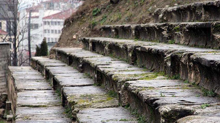 Bolu'da antik dünyanın izleri yeniden canlanıyor: Antik Stadion'da restorasyon çalışmaları başladı