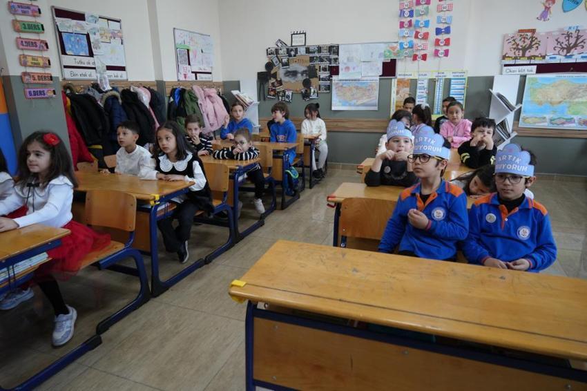 Tatil başladı! 20 milyonu aşkın öğrencinin karne heyecanı