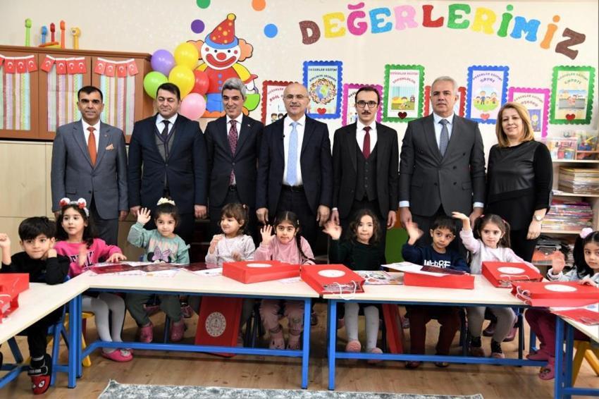 Tatil başladı! 20 milyonu aşkın öğrencinin karne heyecanı