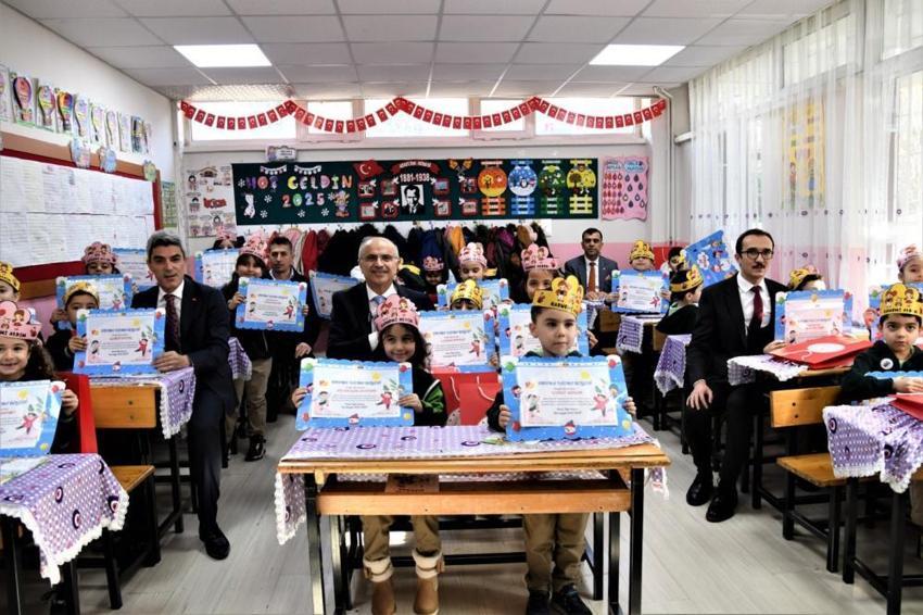 Tatil başladı! 20 milyonu aşkın öğrencinin karne heyecanı